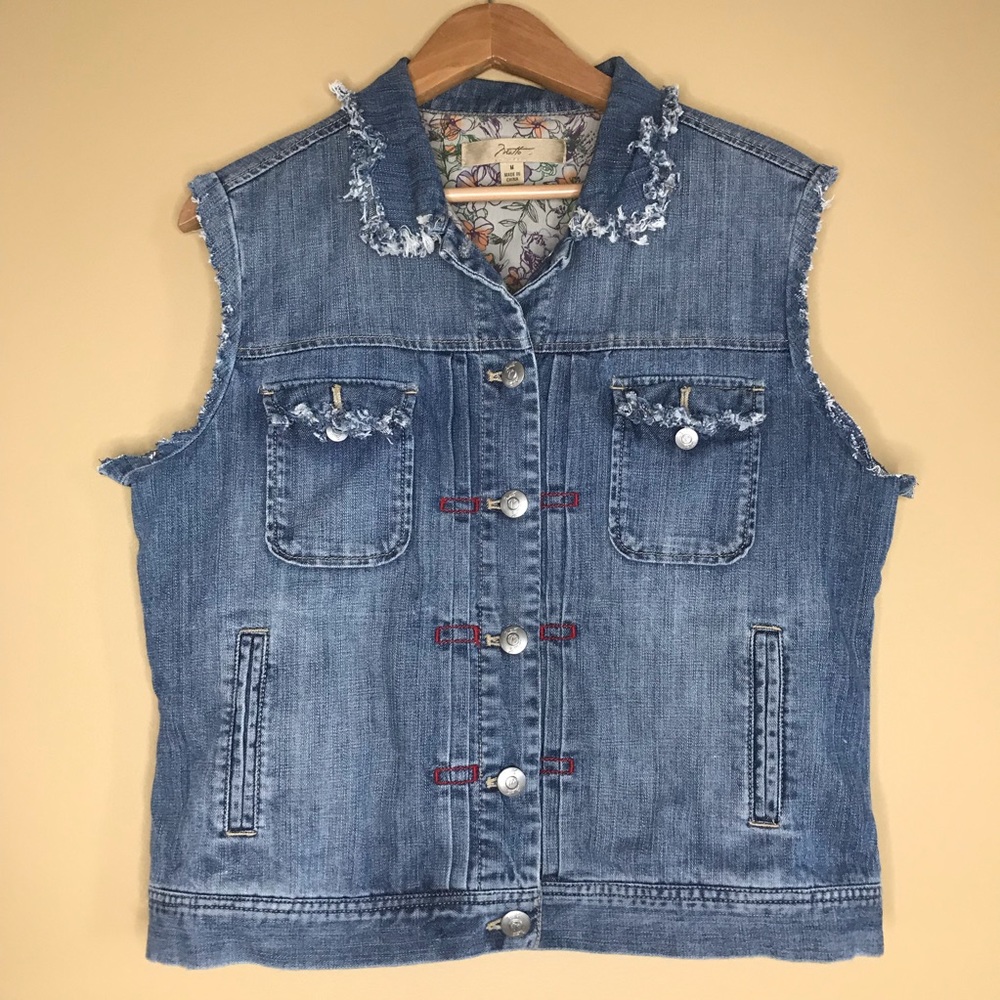 Distressed blue denim vest fringes Sz M